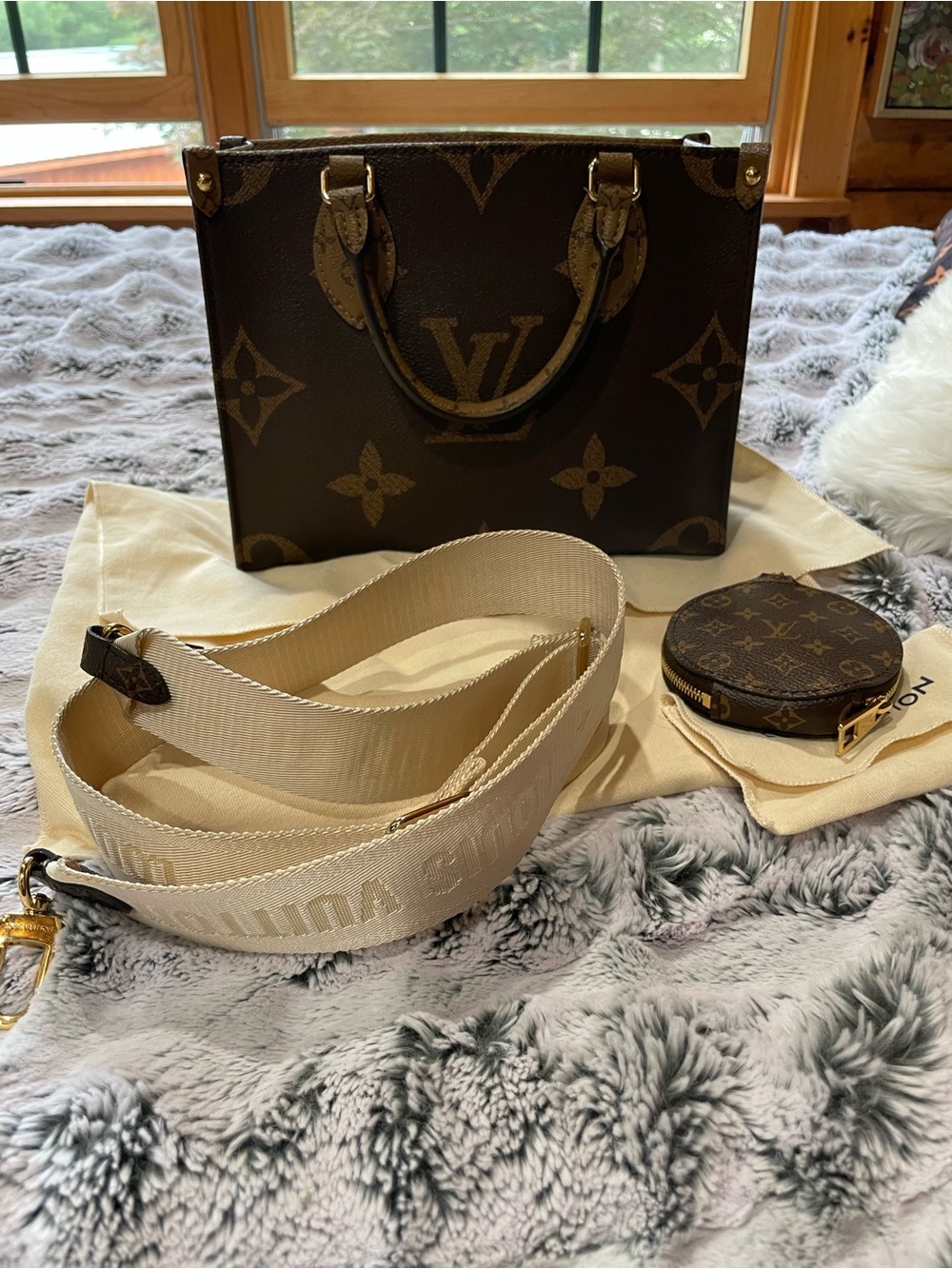 Authentic Louis Vuitton Reverse Monogram Onthego PM